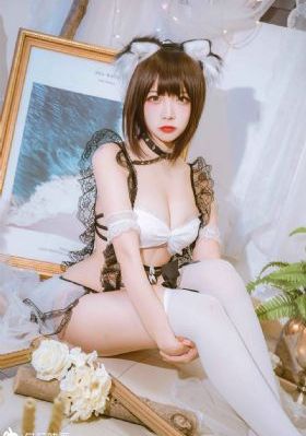 黑丝美女被爆操_DVD免费电视剧