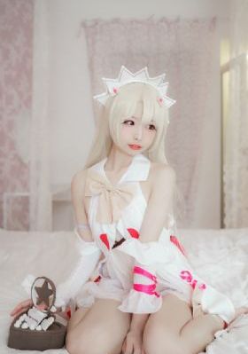 脱了内裤一边亲一边摸_影视大全在线观看