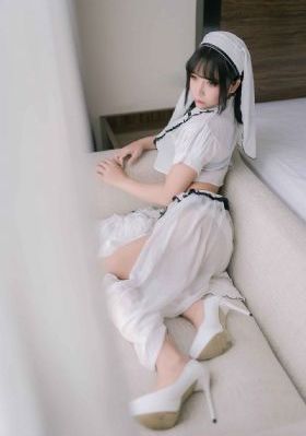 年轻女教师2在线播放_4K高清电影在线
